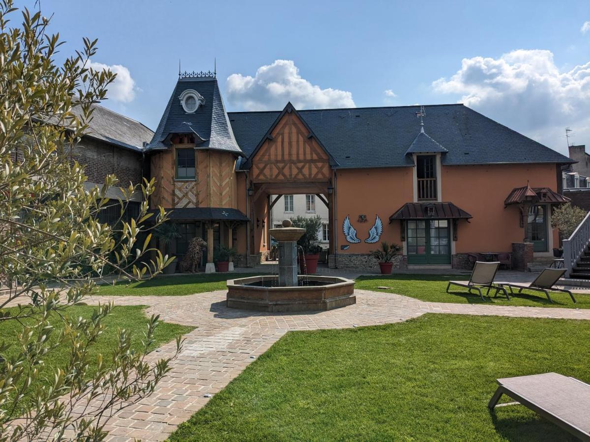 Hotel Et Spa Le Lion D'Or Pont-l'Eveque  Exterior photo