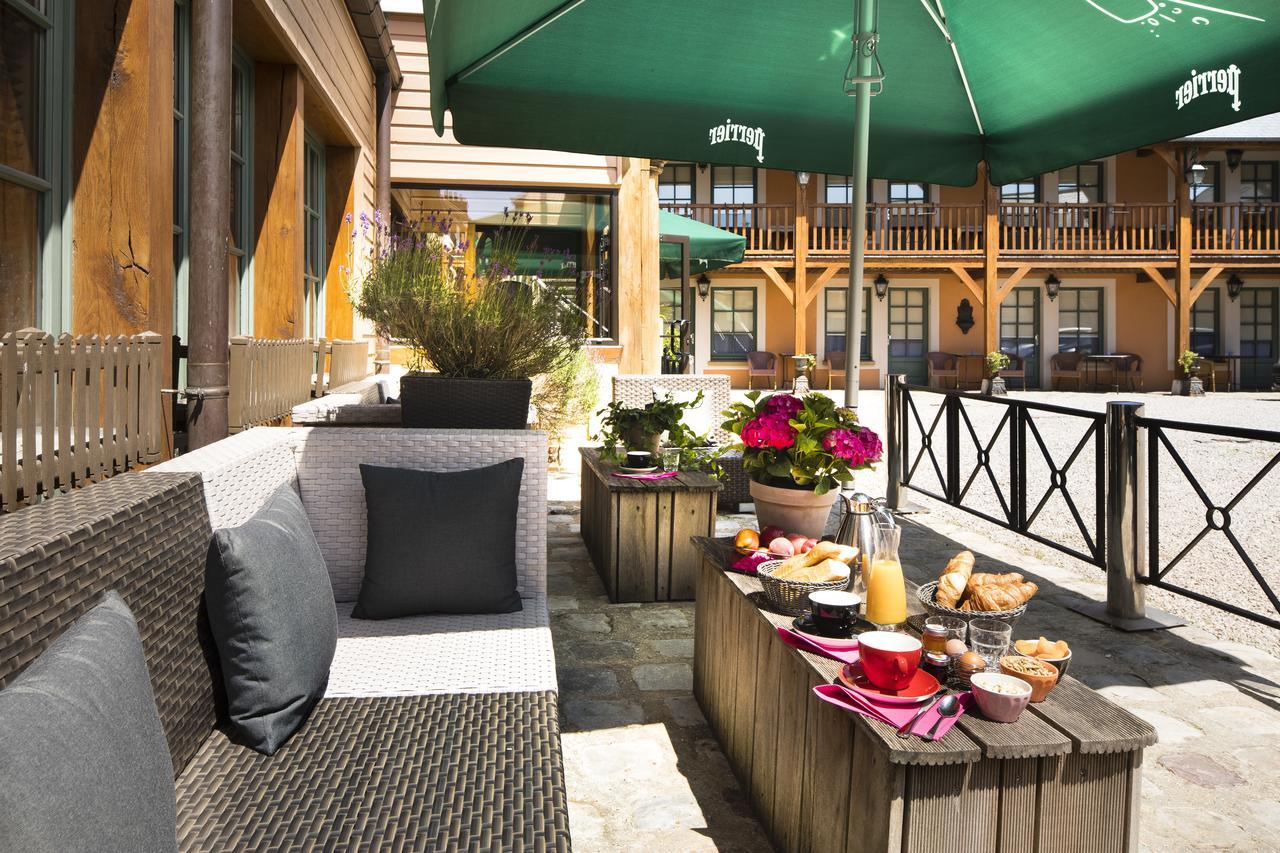 Hotel Et Spa Le Lion D'Or Pont-l'Eveque  Exterior photo